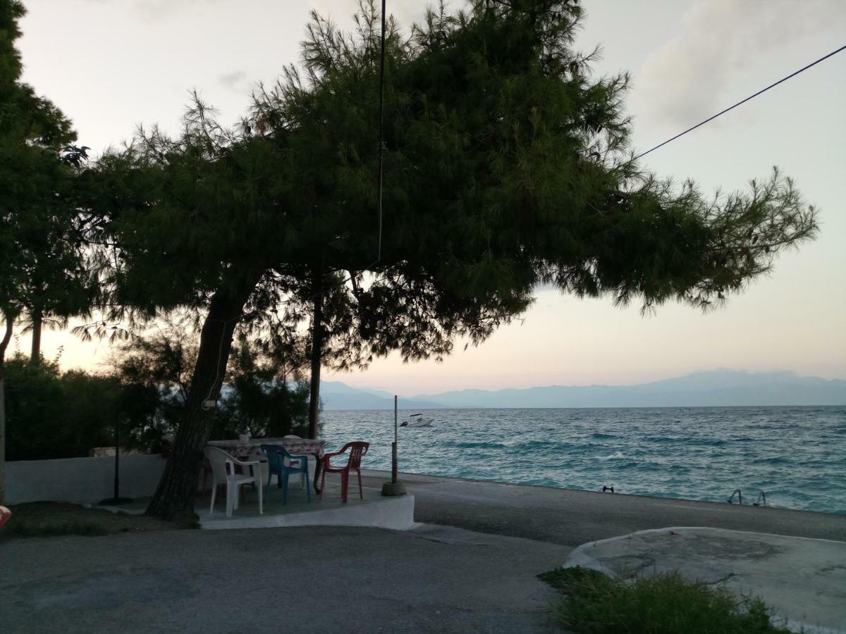 شقة Balcony To Waves Aigeira المظهر الخارجي الصورة